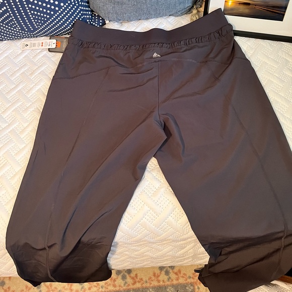 Reebok stretch straight leg pant - Picture 3 of 4